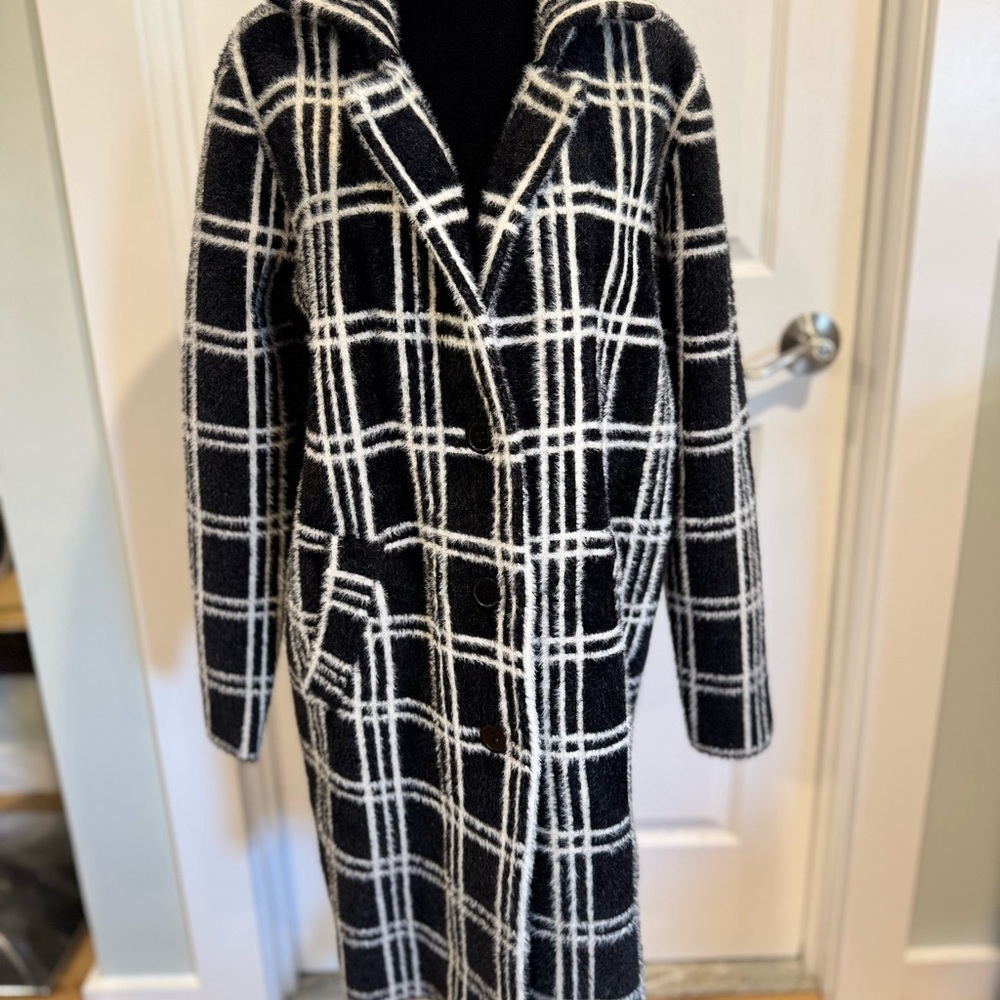 Love Token Black and White Eve Plaid Coatigan Women’s Small
